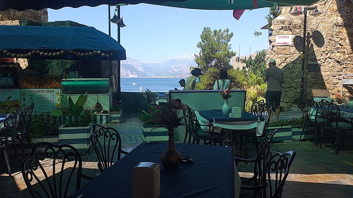 Paradise Restaurant & Cafe